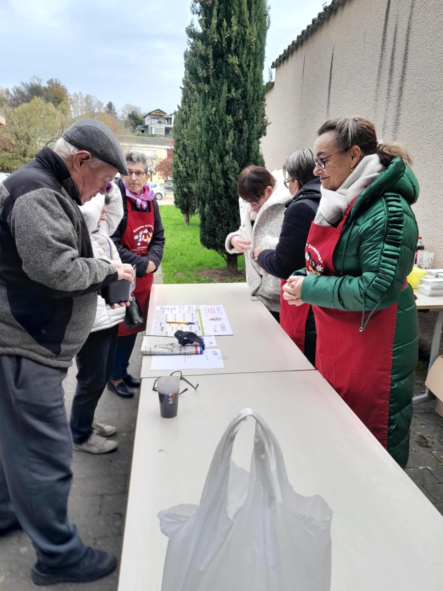 23 novembre vente de choucroute a emporter comite de jumelage a chatillon 003