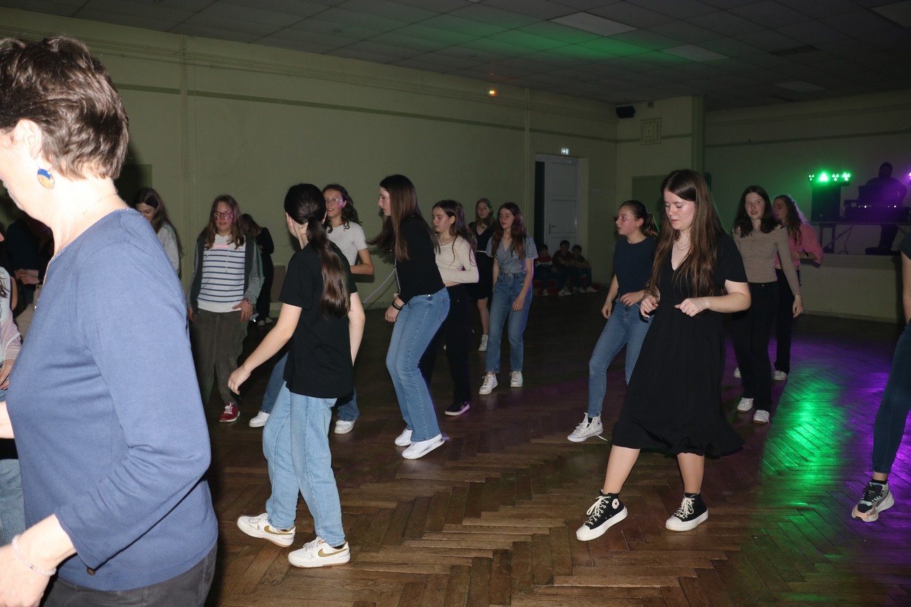 Boum des collegiens a baneins 010