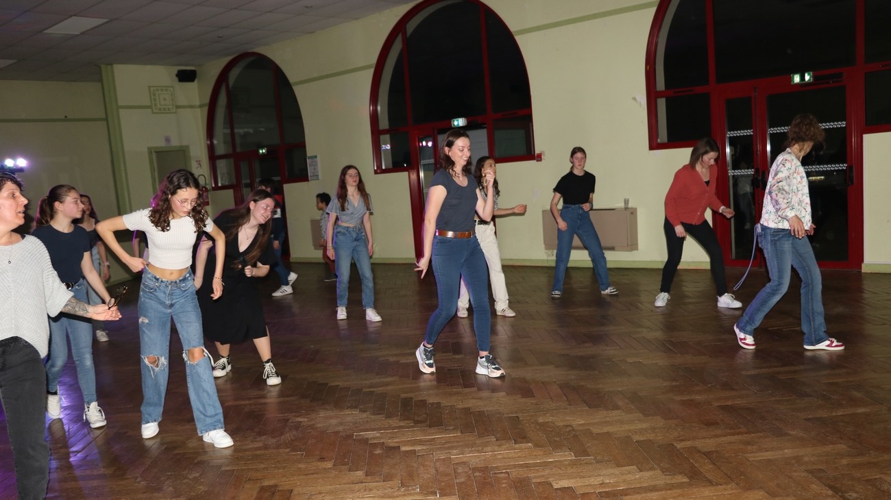 Boum des collegiens a baneins 012