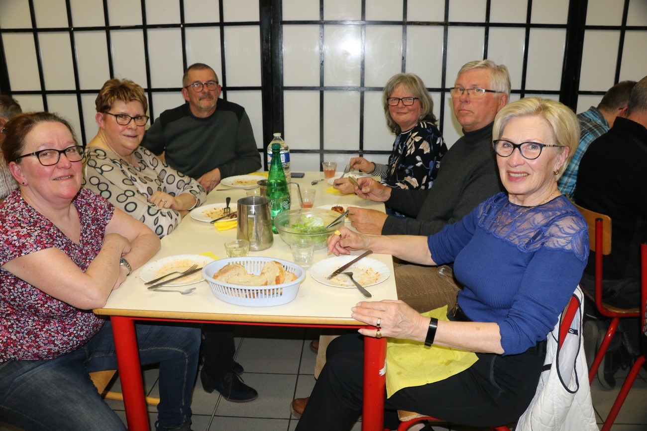 Foire de Châtillon 3 avril 2022 repas La Passerelle_006