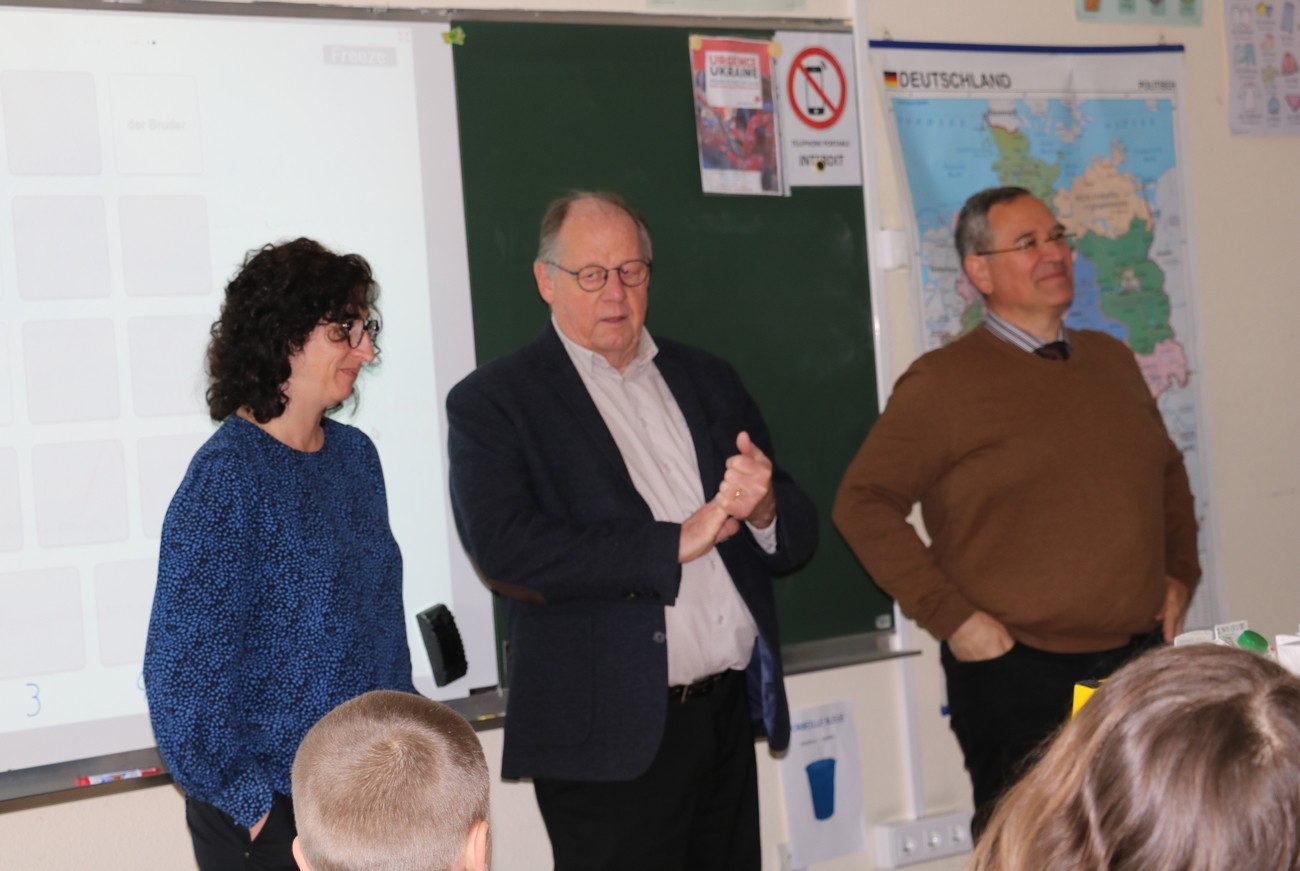 Wörterbuchübergabe am College Le Renon de Vonnas am 25. April 2023 006