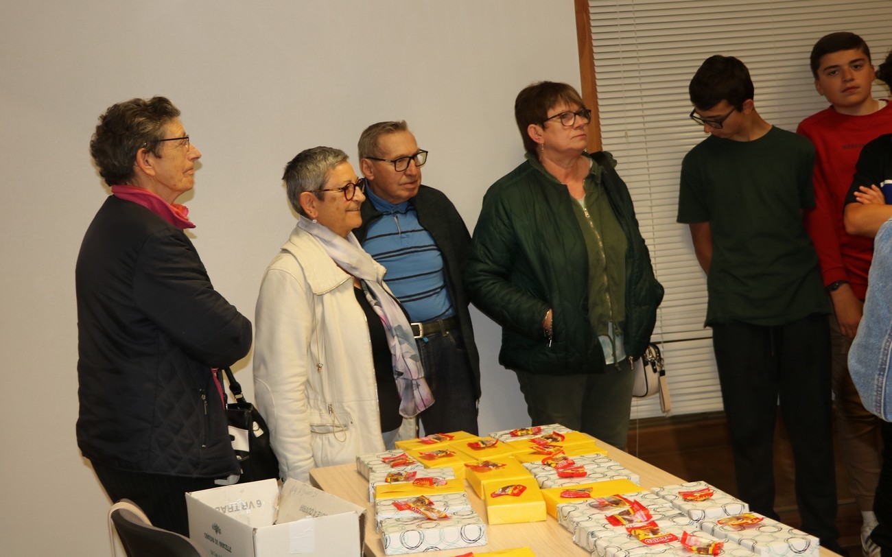 Remise des dictionnaire aux ecoles 001