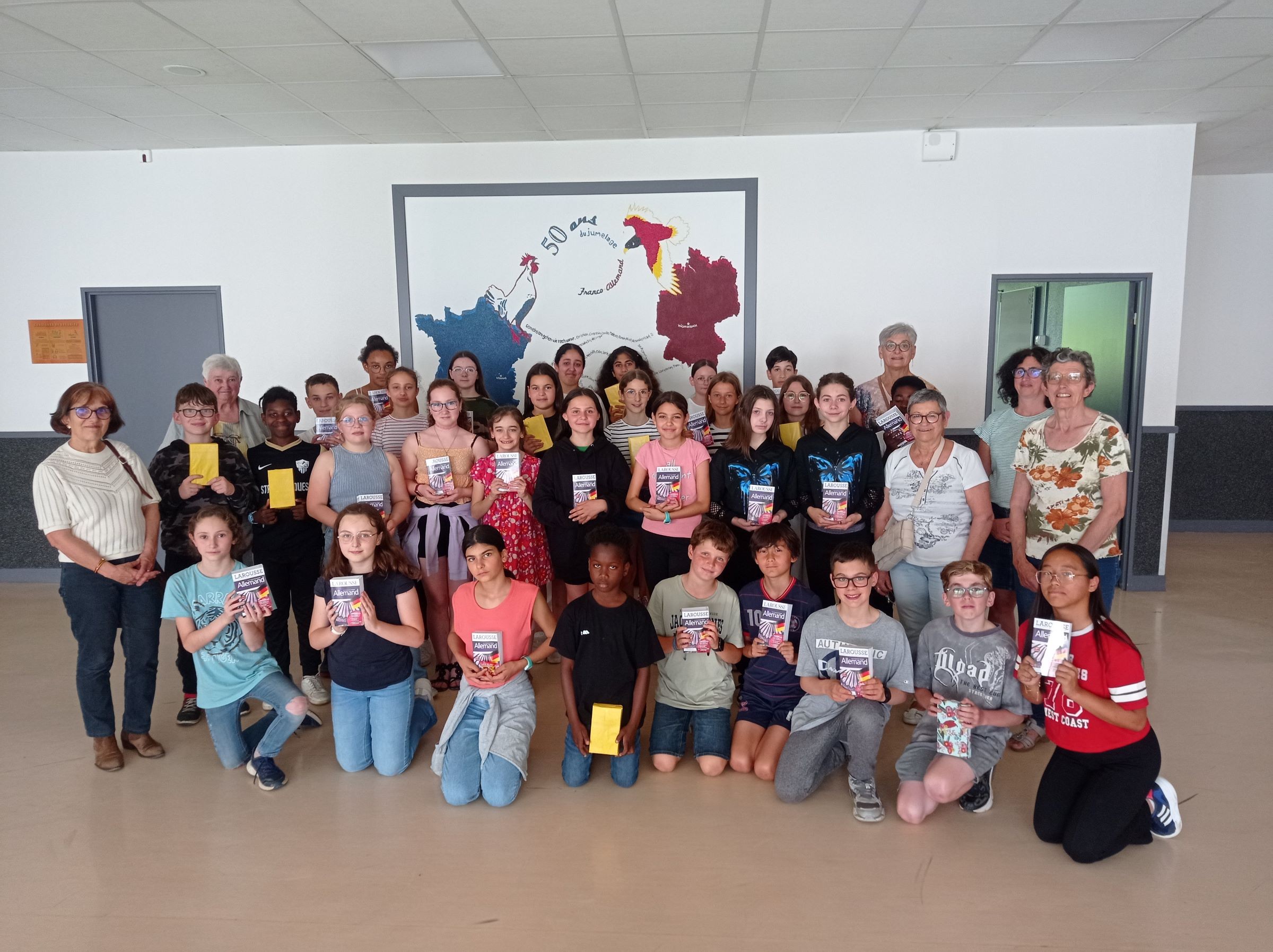 Remise des dictionnaire aux ecoles 2