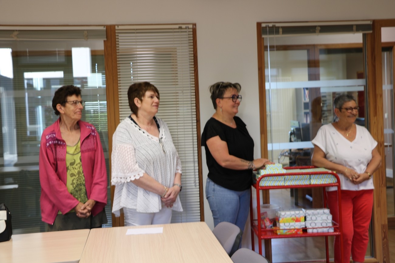 Remise des dictionnaires au college eugene dubois 2 juin 2023 002