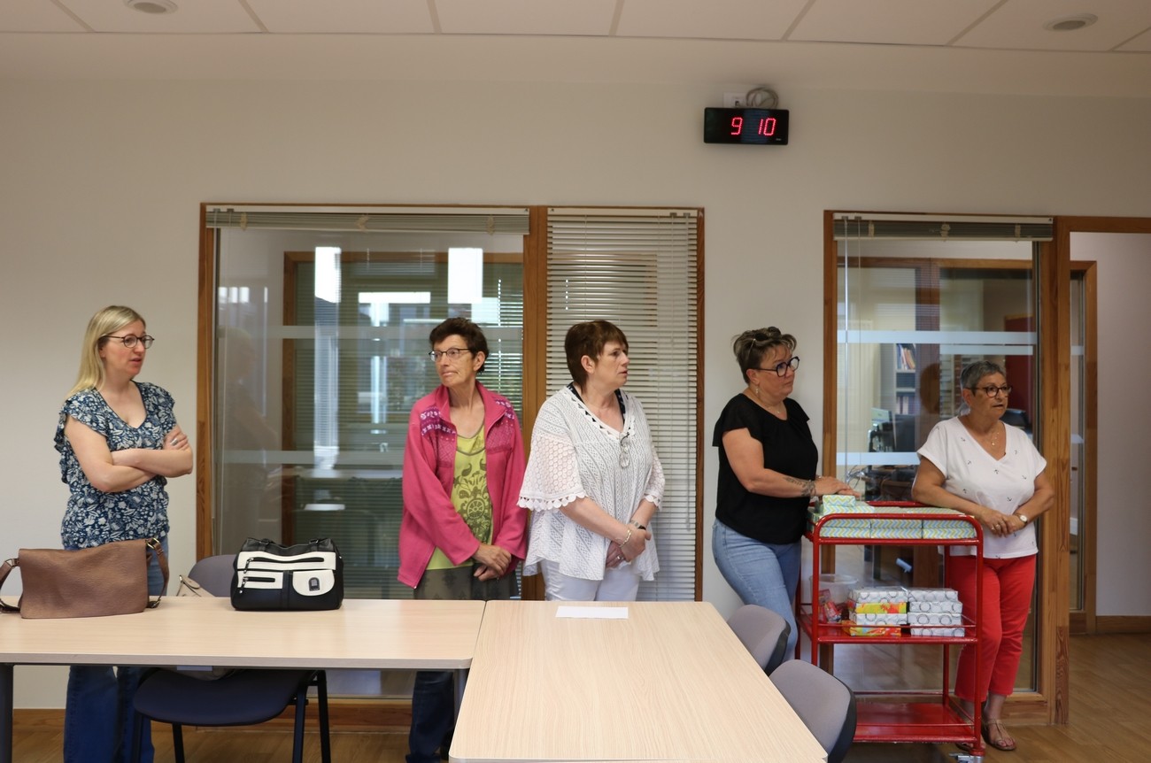 Remise des dictionnaires au college eugene dubois 2 juin 2023 003