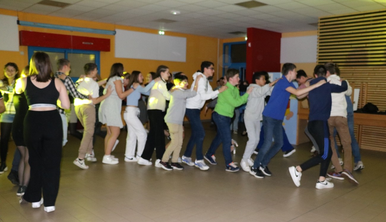 Soirée des jeunes au collège de Vonnas 014